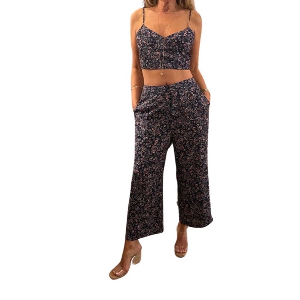 Two Piece Printed Set from Planet Blue NEW WITH TAGS Size Medium